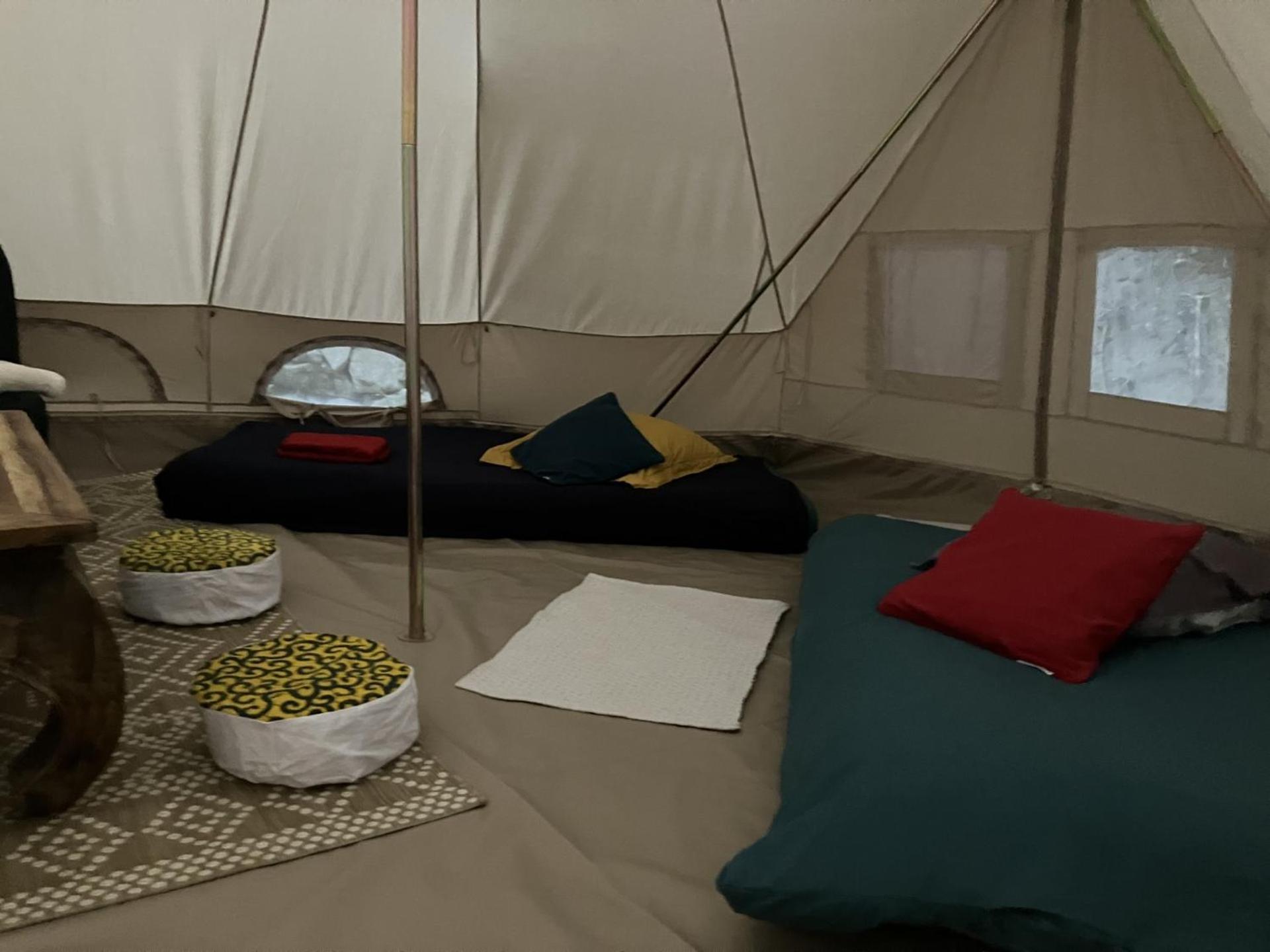 Grande Tente Tipi En Pleine Foret Burzet Екстериор снимка