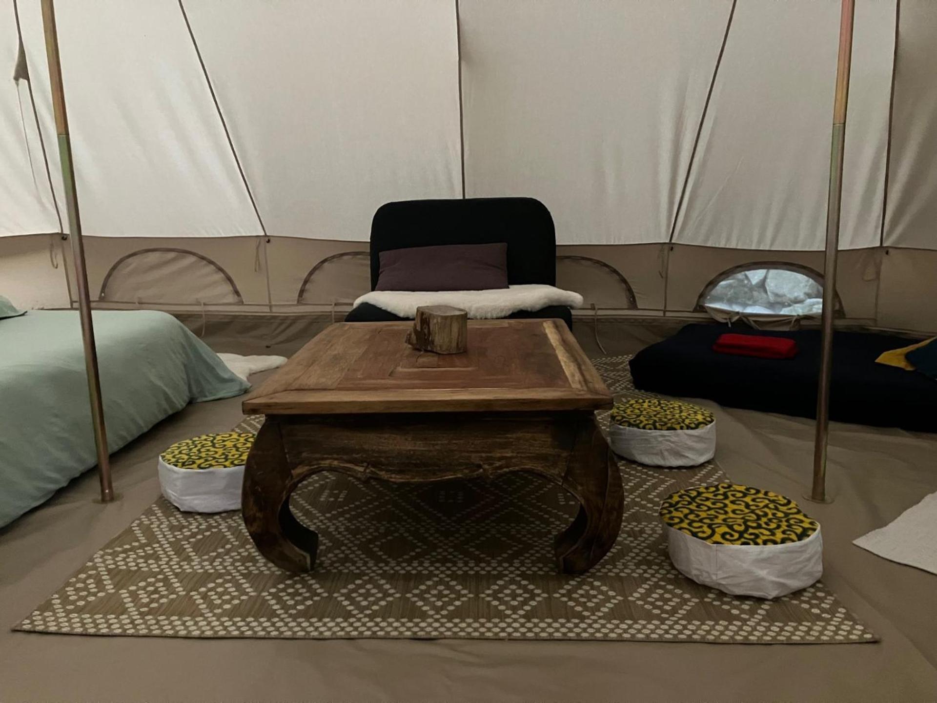 Grande Tente Tipi En Pleine Foret Burzet Екстериор снимка